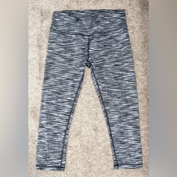 Grey Athletic Cropped Leggings - Picture 1 of 1
